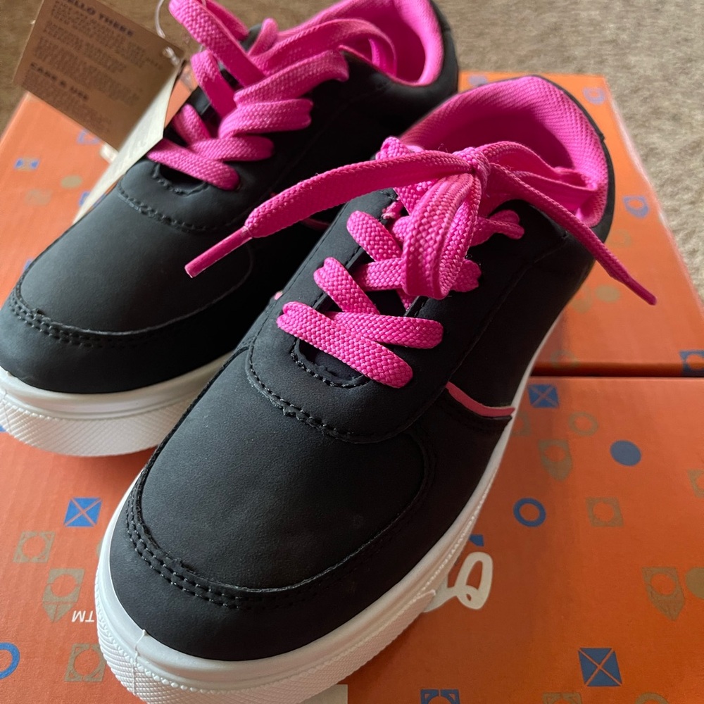 Oomphies Black and Pink Kids Sneakers